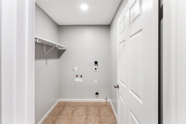 Building Photo - 1819 Freshmeadow Dr