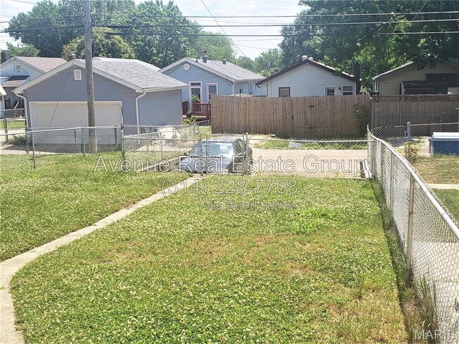 Building Photo - 4634 Ray Ave