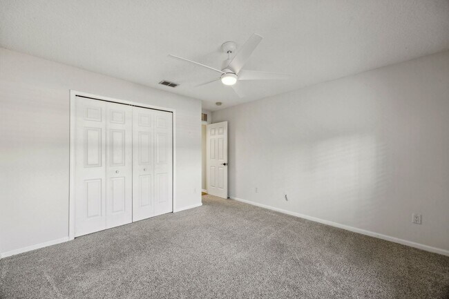 Building Photo - Spacious 4-Bedroom Home in Meadowfield with Fenced Yard