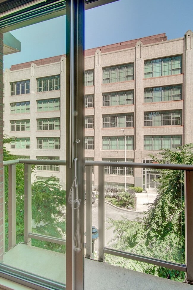 Building Photo - Great 2bd 2ba condo in Downtown/South Lake...