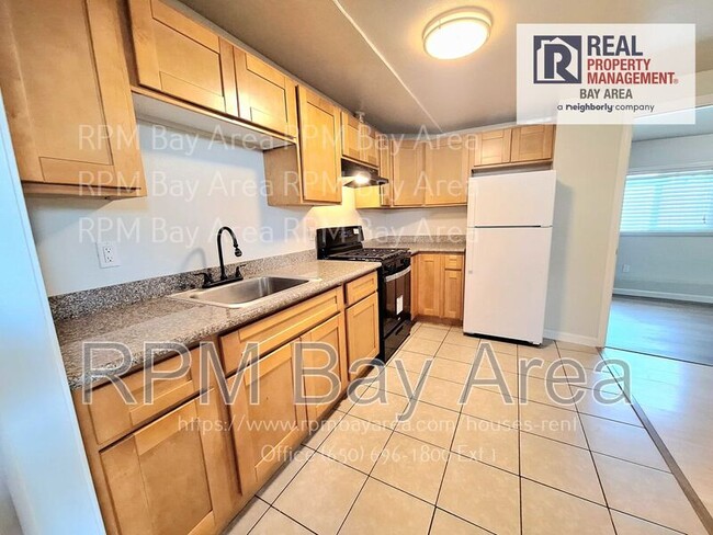 Building Photo - 1621 Sumatra St