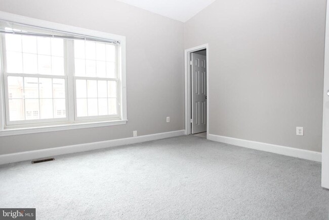 Building Photo - 3637 Winfield Lane Northwest