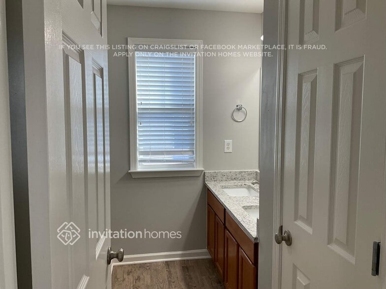 Building Photo - 2322 Loowit Falls Dr