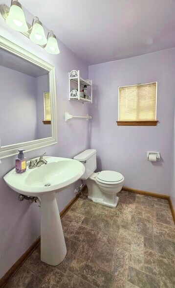 Building Photo - 9915 W Beloit Rd