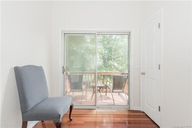 Building Photo - Spacious 4BR House in Charlotte