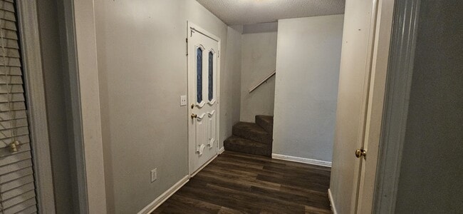 Building Photo - 211 Plantation Rd