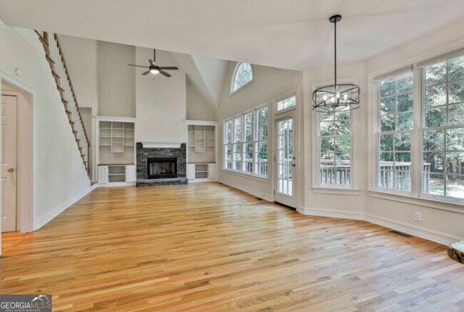 Building Photo - 1202 Loxley Cir