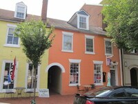 Building Photo - 614 Caroline St
