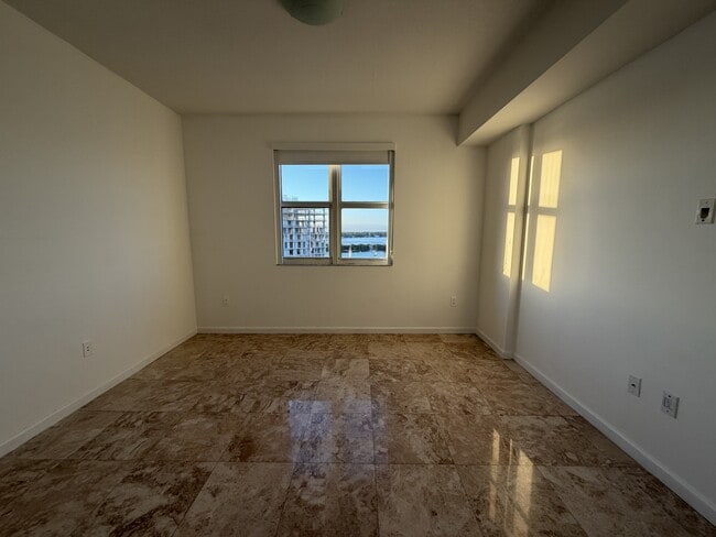 Building Photo - 7900 Harbor Island Dr