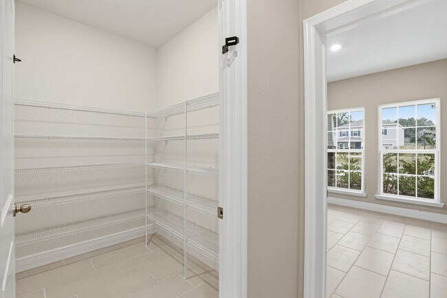 Building Photo - Finley Woods 4 bedroom 3 bath.