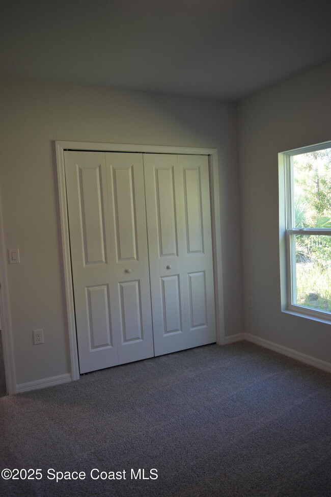 Building Photo - 3094 San Filippo Dr SE