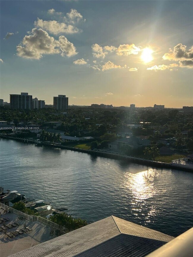 Building Photo - 1965 S Ocean Dr