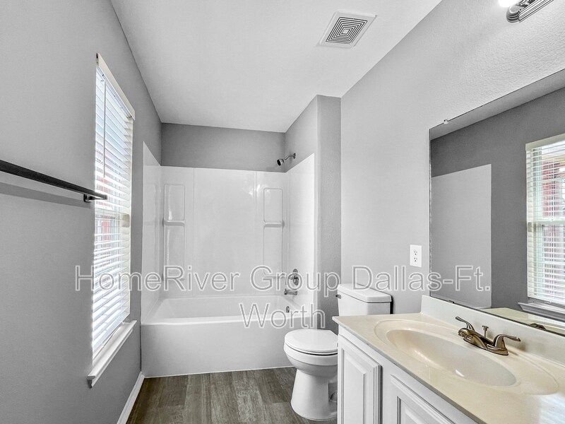 Building Photo - 507 Binkley Ct