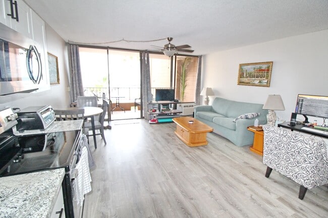 Primary Photo - Maalaea Yacht Marina - 3rd Floor right on ...