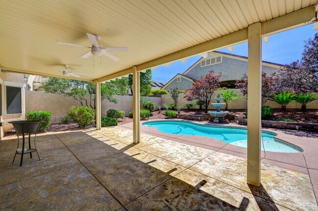 Building Photo - Beautiful 3 Bedroom Single Story Home in A...