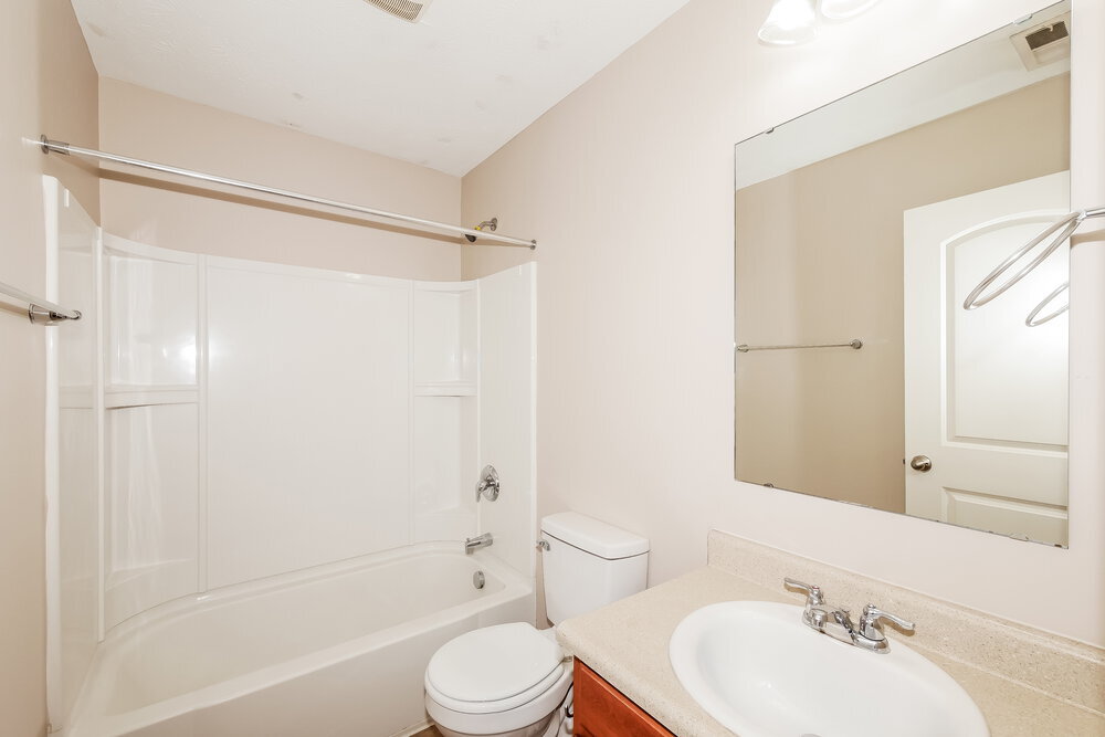 Building Photo - 15559 Old Pond Cir