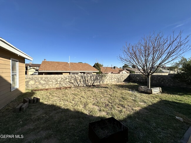 Building Photo - 10960 Joe Dimaggio Cir