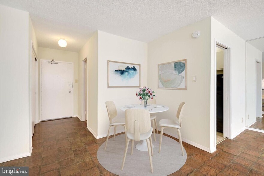 Building Photo - 5500 Friendship Blvd