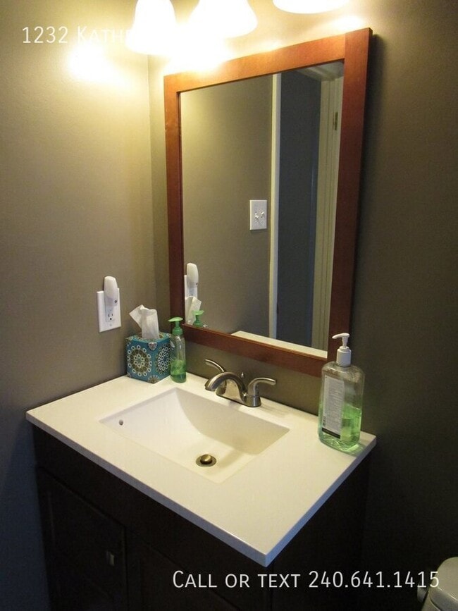 Building Photo - 1232 Kathryn Rd