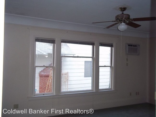 Building Photo - 14 N Clinton St