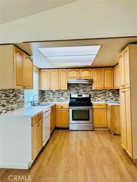 Building Photo - 1459 W Wabash St