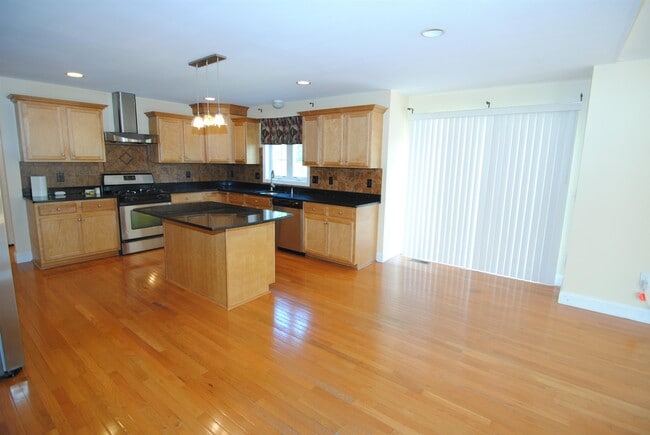 Building Photo - 40 Hibiscus Way