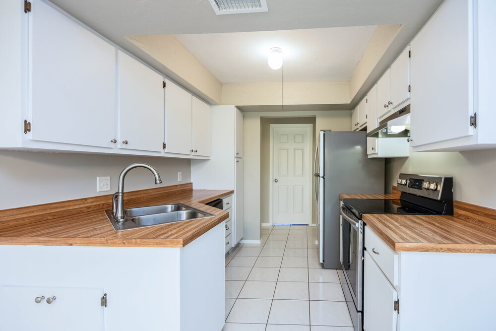 Building Photo - 817 SW 9th Ave