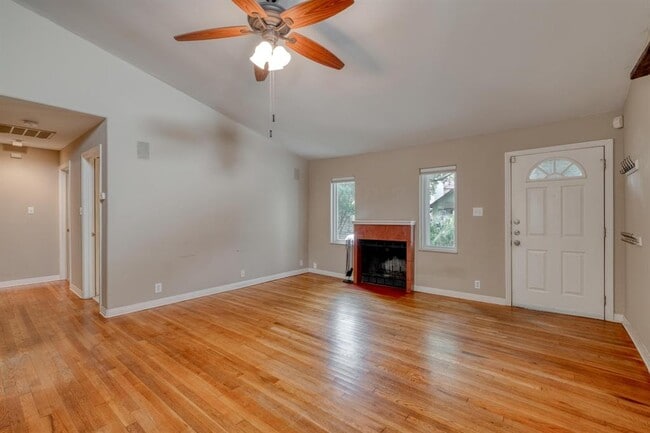 Building Photo - 1404 Juliet St