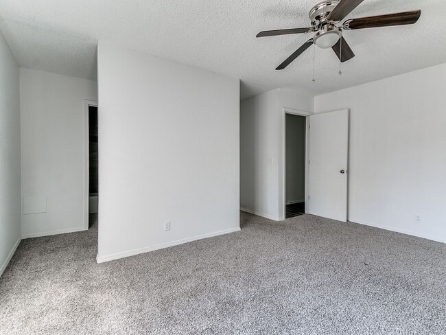 Building Photo - Beautiful 4 bedroom in South Tulsa and Union School District