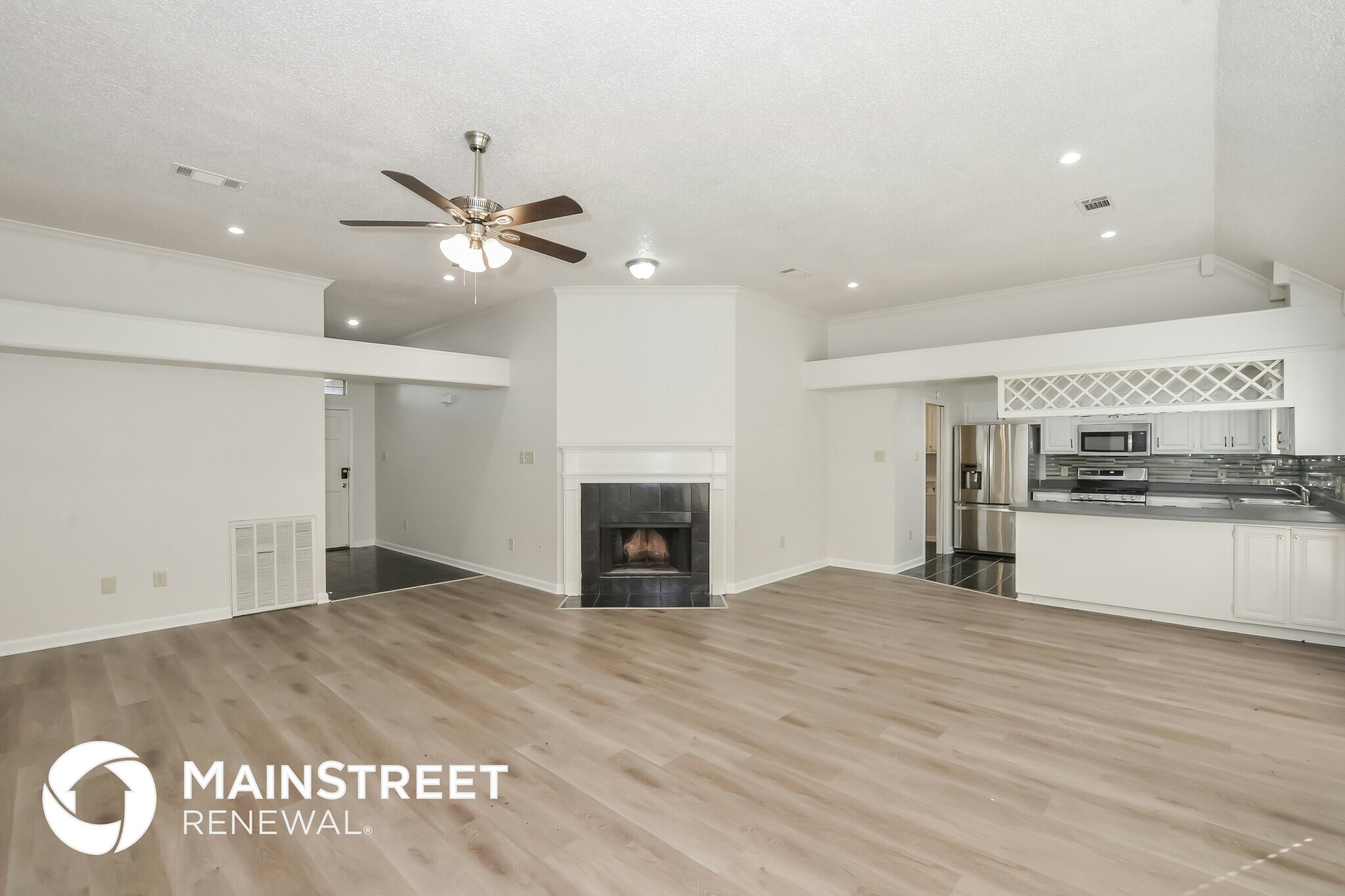 Building Photo - 6650 Spencer Forest Cove W