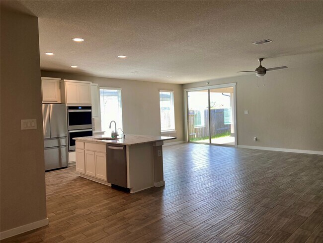Building Photo - 28503 Hannahs Harbor Ln