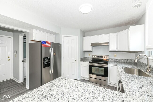 Building Photo - 510 Grand Woods Dr