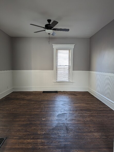 Building Photo - 382 Wyandotte Ave