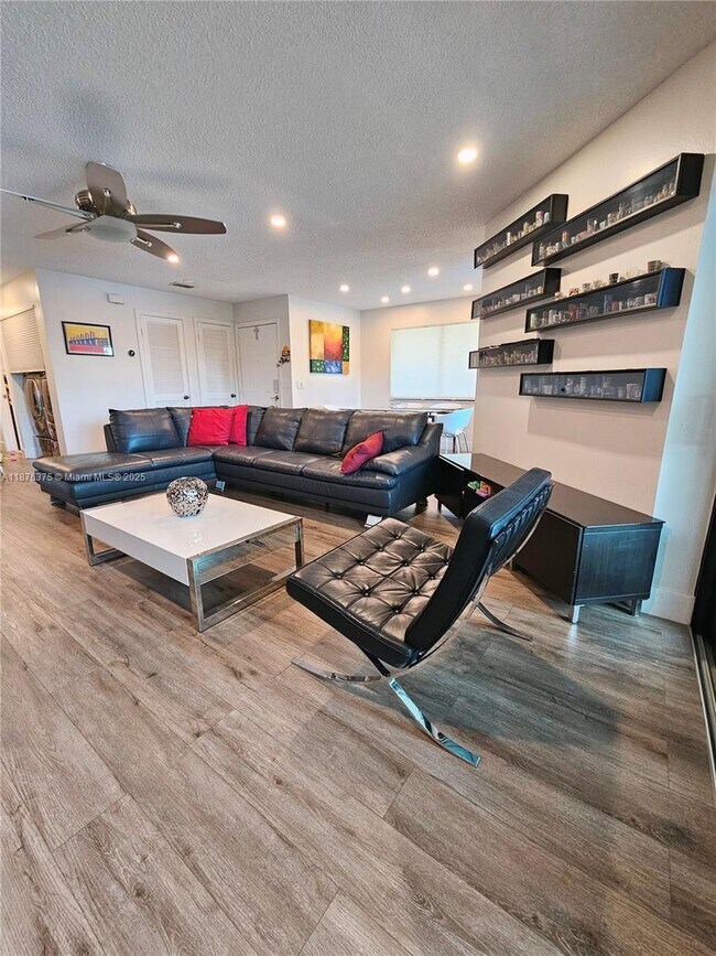 Building Photo - 3483 Emerald Oaks Dr