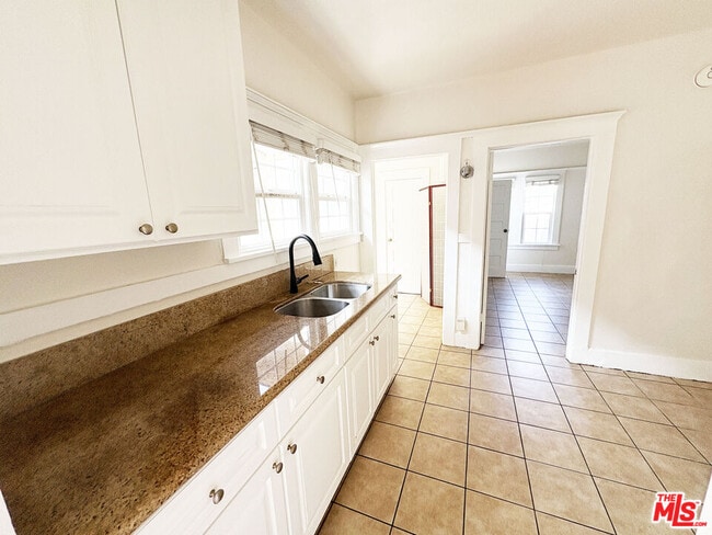 Building Photo - 1743 S Catalina St