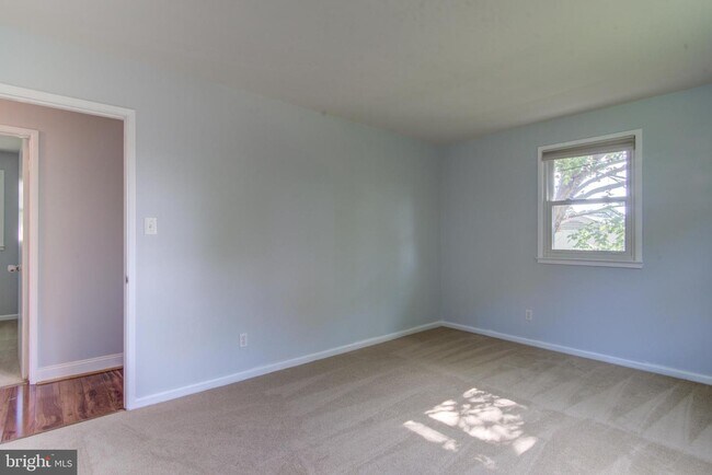 Building Photo - 8120 Drayton Ln