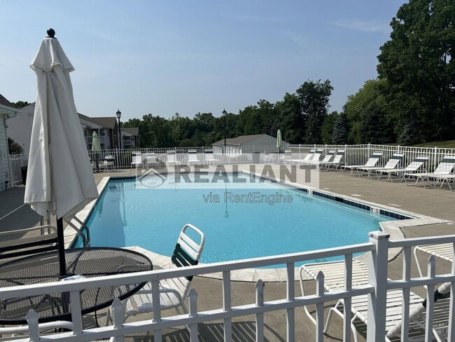 Building Photo - 10136 Carnation Ct