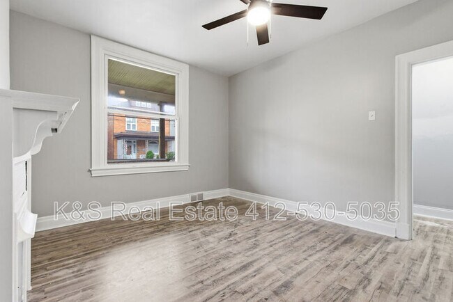 Building Photo - 27 E Orchard Ave