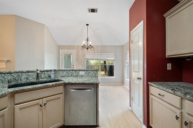 Building Photo - 3012 Hill St