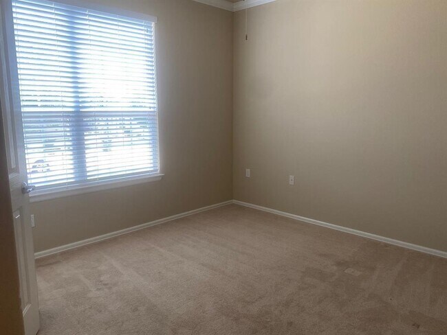 Building Photo - 721 Independence Creek Ln