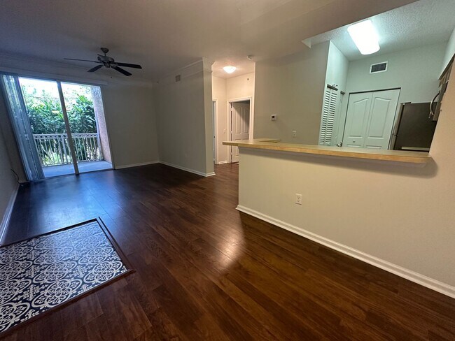 Building Photo - Second Floor 1/1 in Gated Palm Beach Gardens Community