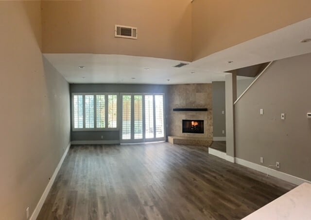Living Room - 26412 Vicente Lugo