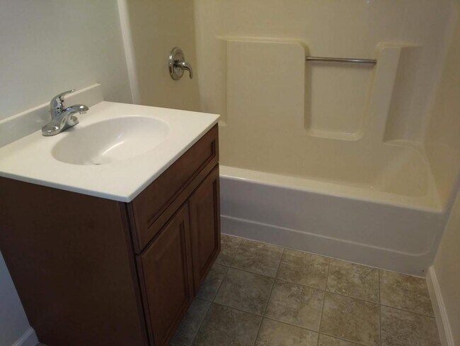 Building Photo - 375 Girio Terrace