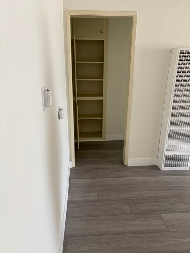 hallway cabinets - 25219 Loytan St