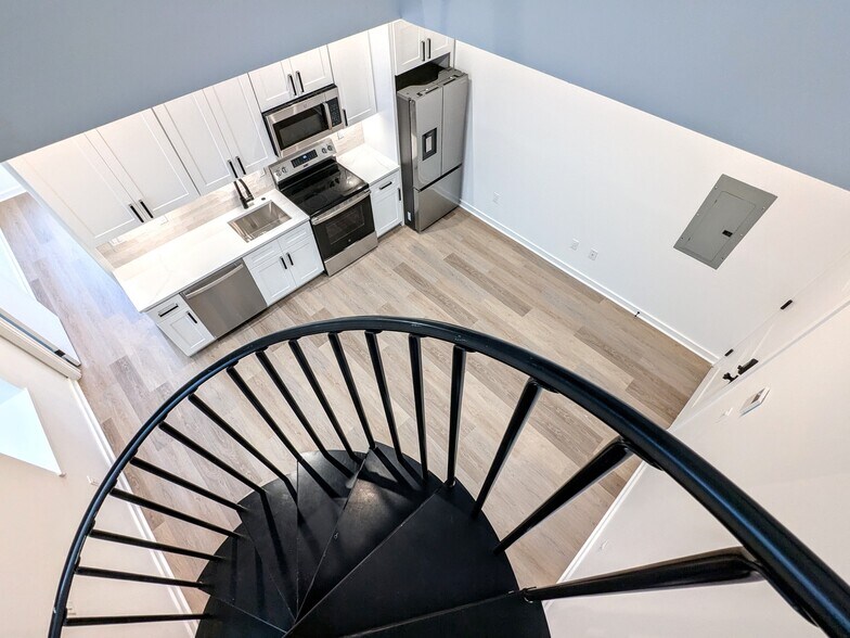 Building Photo - 1503 N Stillman St