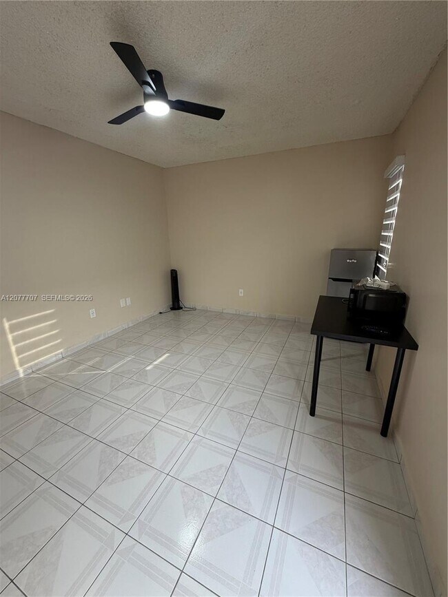 Building Photo - 2658 W 74th Terrace