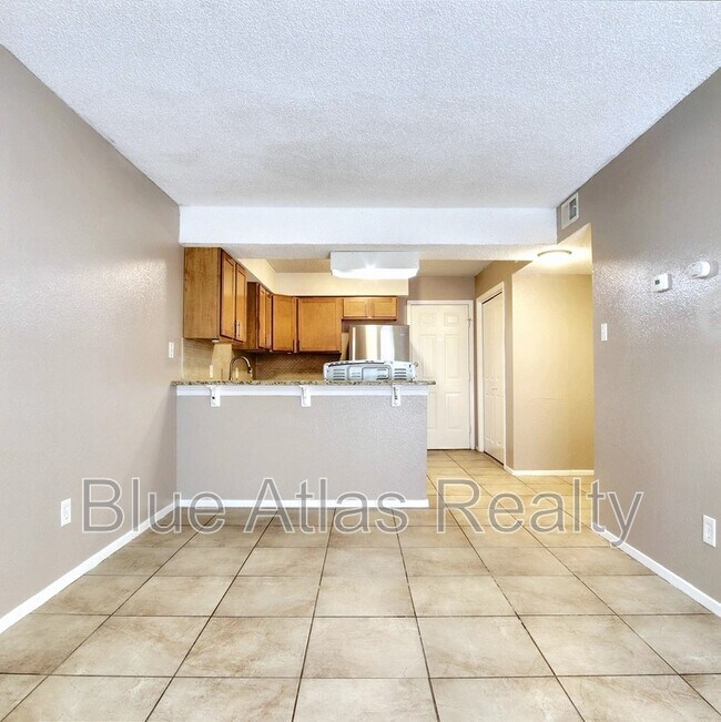 Building Photo - 408 Noble Ave