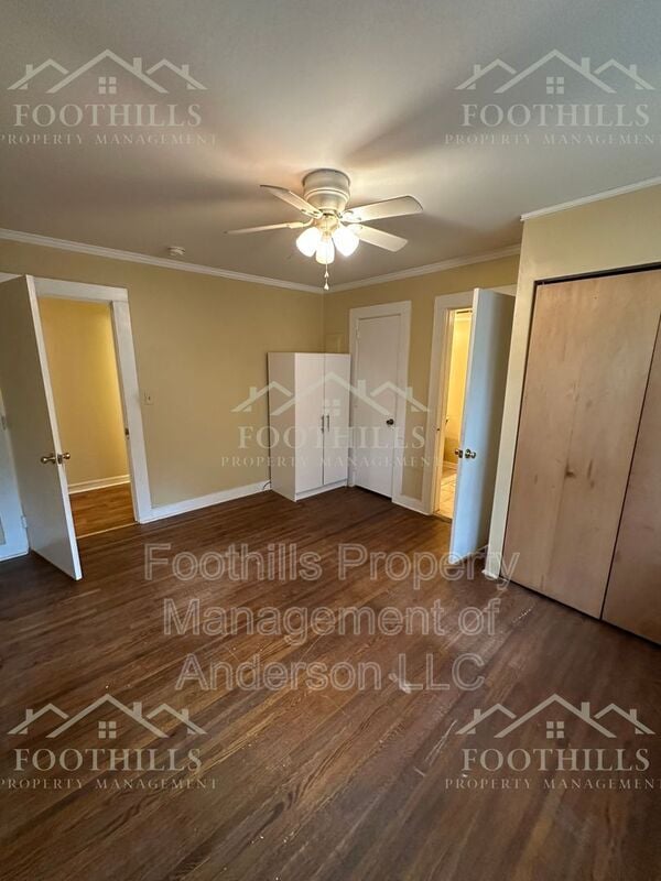 Building Photo - 403 Lewis St