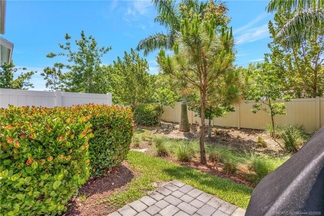 Building Photo - 396 SE Sea Hunt Wy