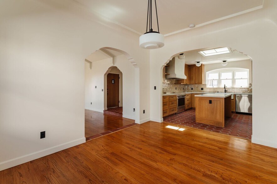 Building Photo - 1739 S Ogden Dr